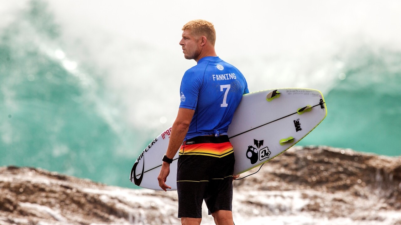 Pro-surfer Mick Fanning joins Starlight Foundation 'Super Swim' 