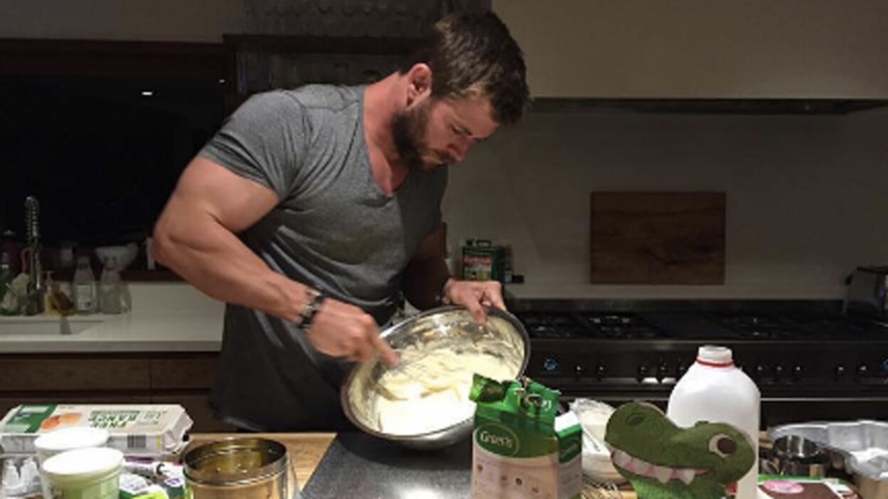 Chris Hemsworth saves the day again, this time whipping up a last minute birthday cake. Image: @elsapatakyconfidential