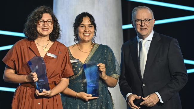 Ms Costello and Ms Brettell with Mr Albanese. Picture: NewsWire / Martin Ollman