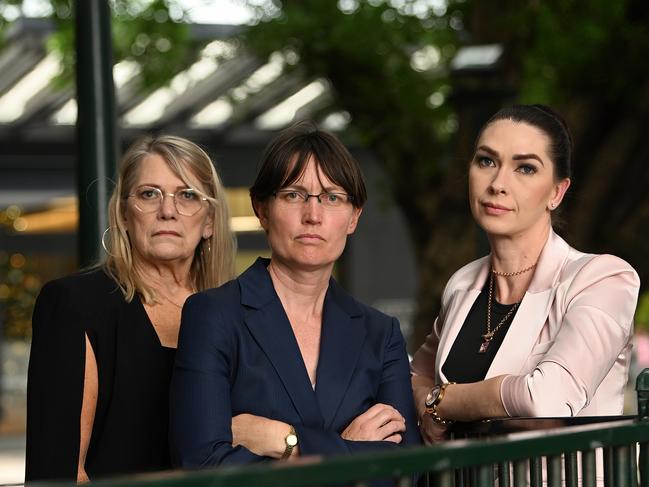 24/11/2022: forensic scientist, Kristy Bell (c) with L-R Vicki Blackburn and Shannah Blackburn - mother and sister of Shandee, outside the inquiry,  after  the DNA Inquiry today dealt with forensic revelations in regards to the 2013 murder of Shandee Blackburn in Mackay. pic Lyndon Mechielsen/The Australian