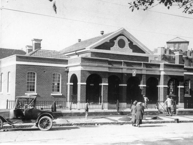 Manly Court House in 1924. Photo Northern Beaches Library