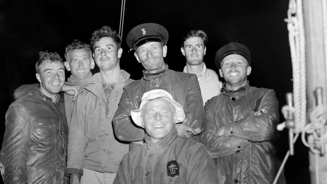 The victorious crew of Rani, the first winners of the Sydney to Hobart back in 1945.