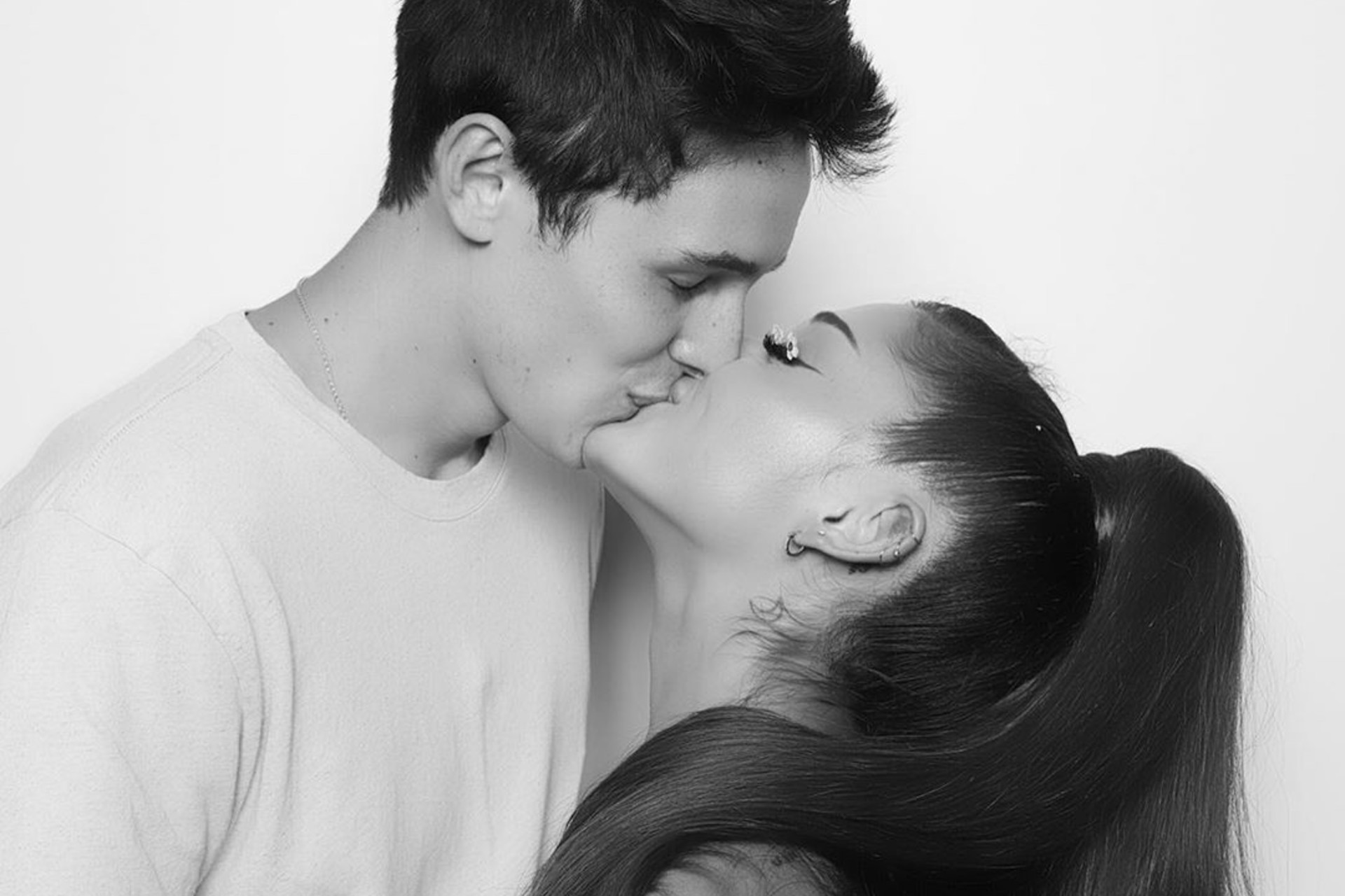 Ariana Grande And Dalton Gomez Are Instagram Official Vogue Australia