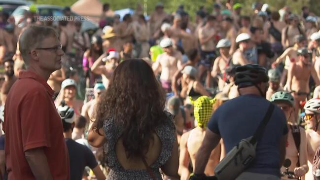 Hundreds Take Part In Th Philly Naked Bike Ride The Mercury