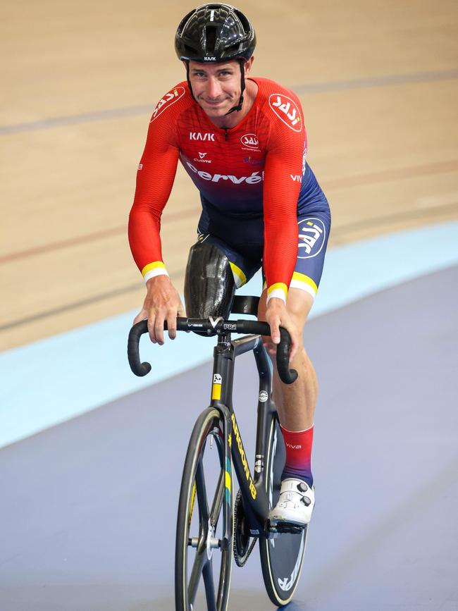 Darren Hicks warming up at the Adelaide Velodrome. Picture: Russell Millard