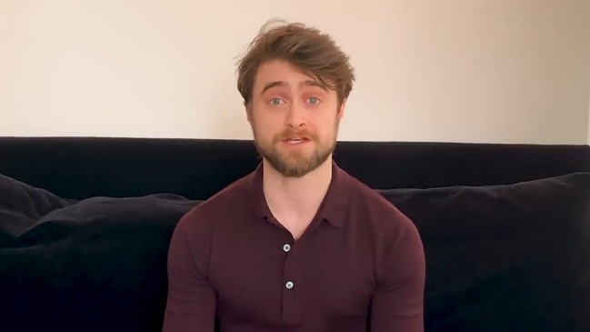 Daniel Radcliffe reads Harry Potter and the Philosopher’s Stone Chapter 1 from his sofa