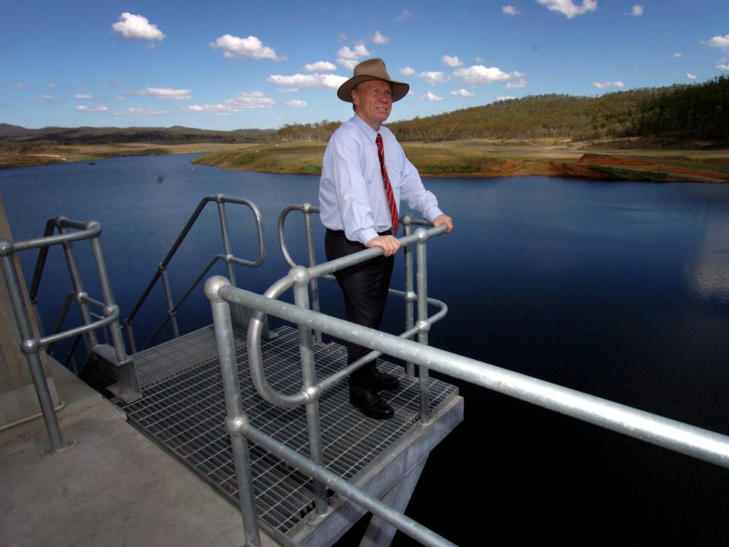 Former Queensland Premier Peter Beattie apologised for his role in the ongoing Paradise Dam debacle.