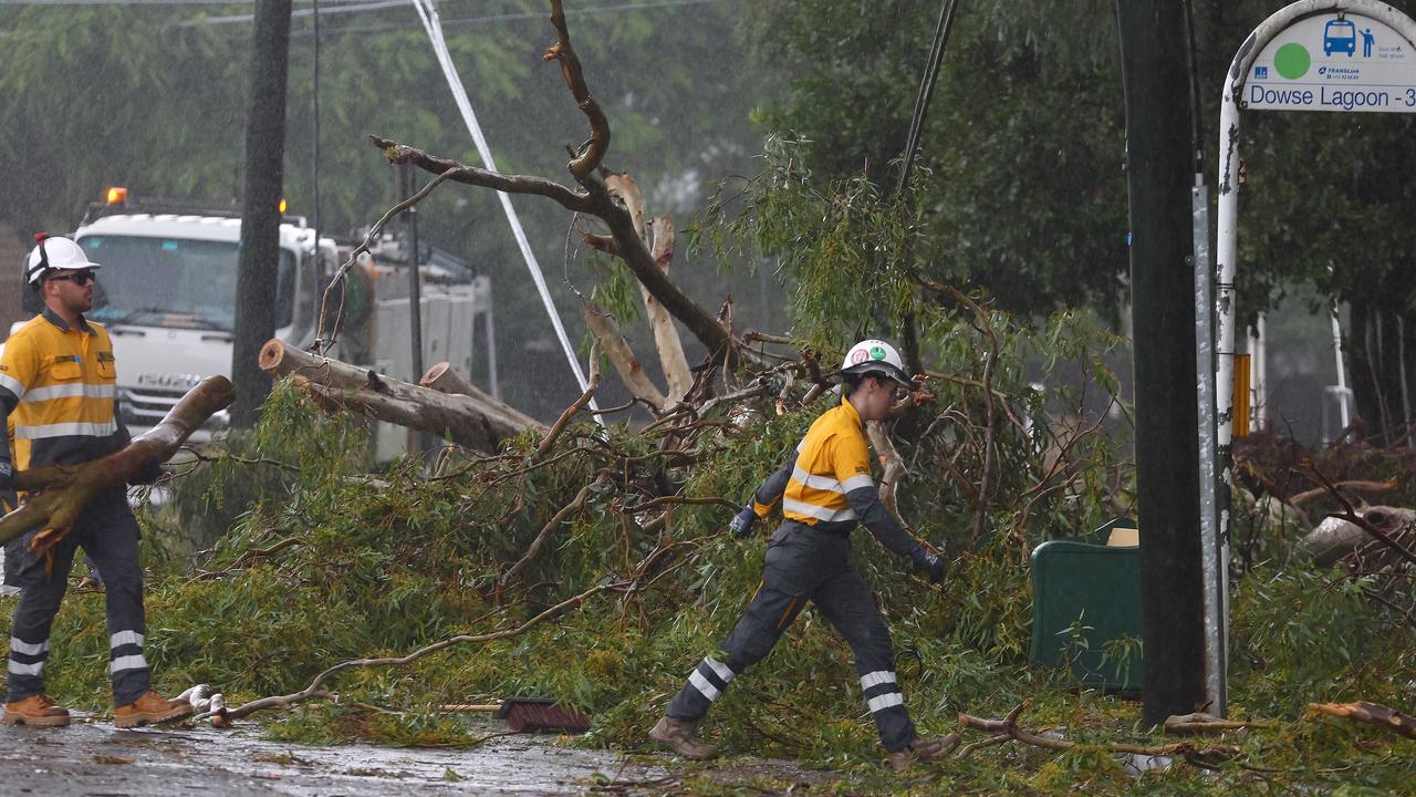 ‘685 closures’: Call on QLD schools amid cyclone