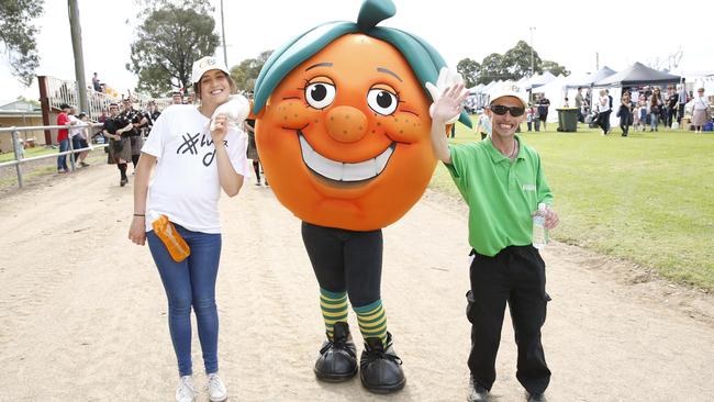 OBF mascot Pippa with a couple of helpers.