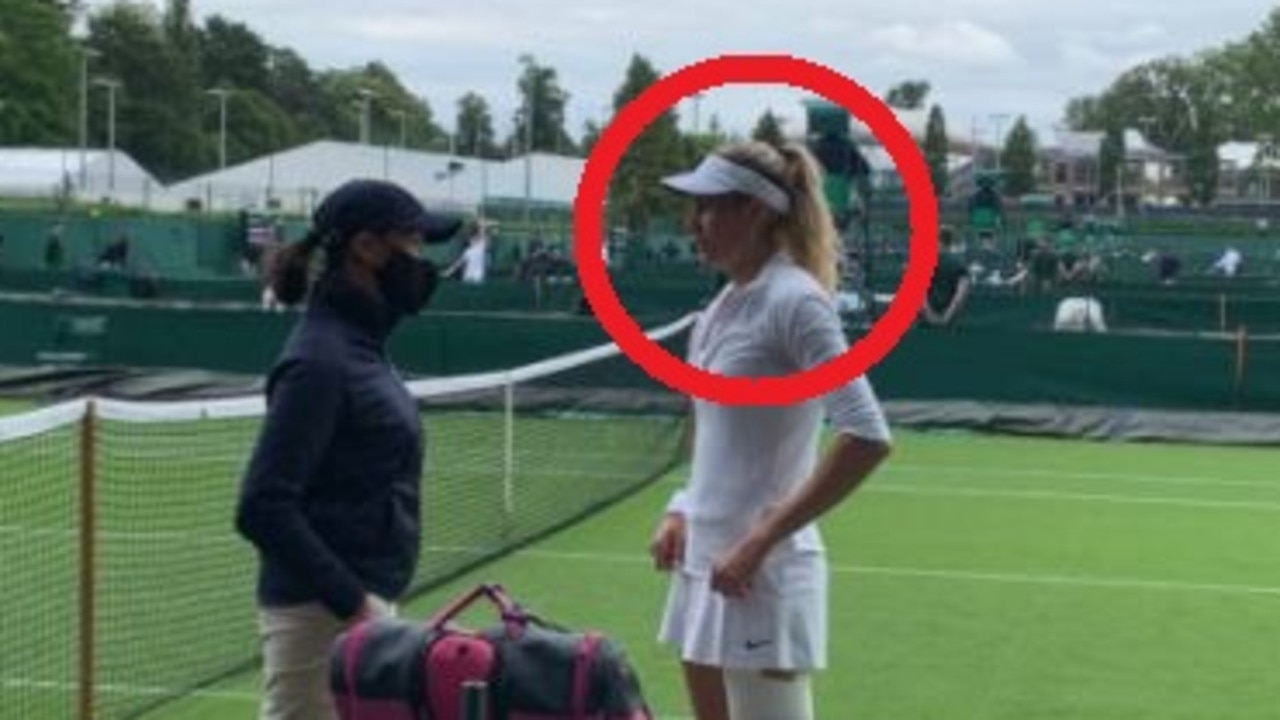 What is dress code for players at Wimbledon?