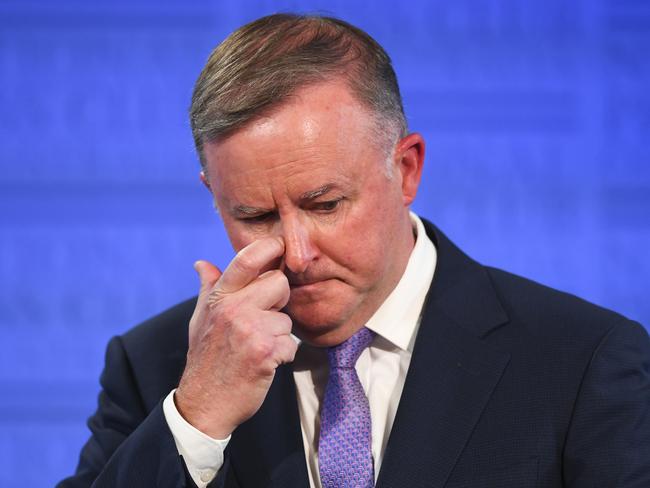 Australian Opposition Leader Anthony Albanese speaks at the National Press Club in Canberra, Friday, November 8, 2019. (AAP Image/Lukas Coch) NO ARCHIVING