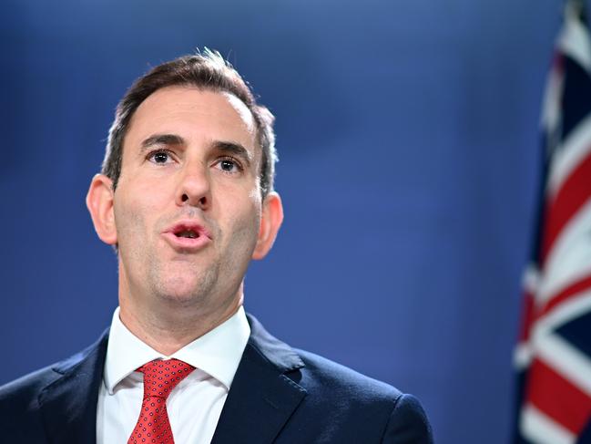 Shadow Treasurer Jim Chalmers speaks to the media during a press conference at the Commonwealth Parliament Offices in Sydney, Wednesday, November 20, 2019. (AAP Image/Joel Carrett) NO ARCHIVING