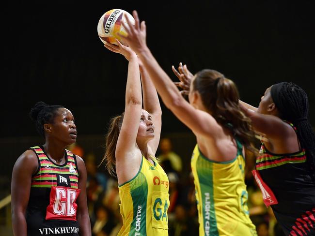 Steph Wood shoots. Picture: Ashley Vlotman/Gallo Images/Netball World Cup 2023.