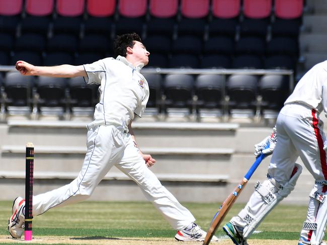 Toowoomba Grammar School bowler Charlie LachmundGPS First XI cricket between Gregory Terrace and Toowoomba Grammar School.Saturday January 28, 2023. Picture, John Gass