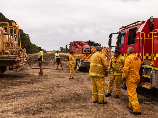 Firefighters filled their tankers to continue their work in containing the outbreaks of spotfires near Glenthompson. Picture: NewsWire / Diego Fedele