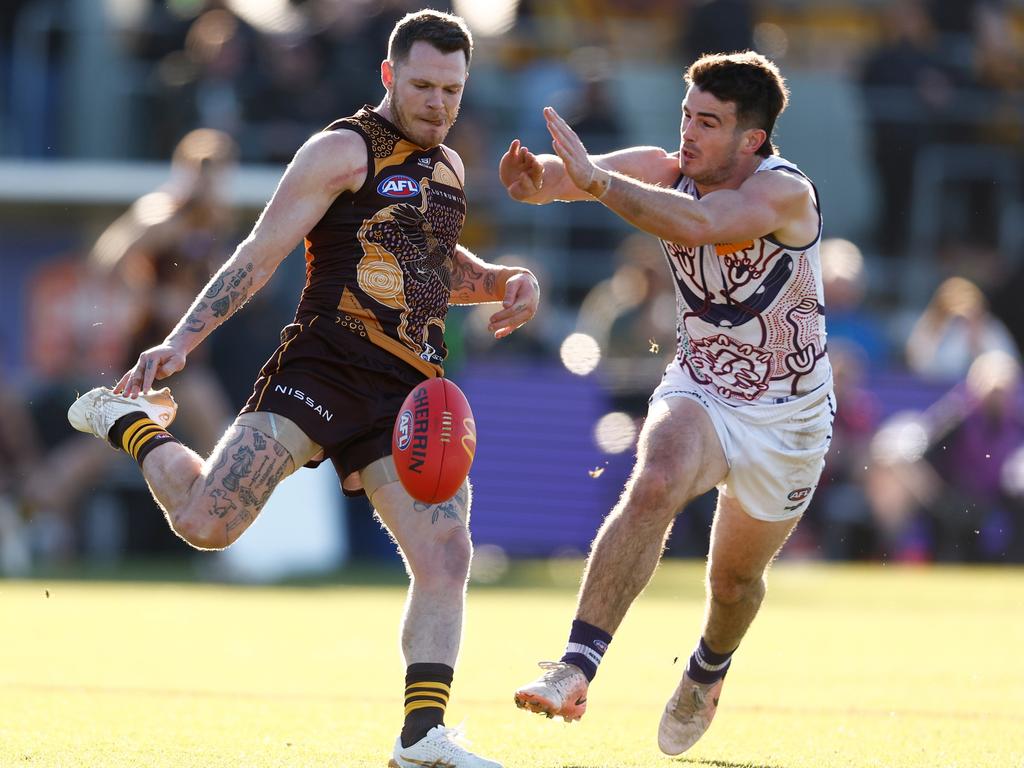 Andrew Brayshaw (right) and the Fremantle midfielders need to work on their post-clearance game. Picture: Getty Images