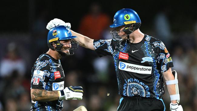 Jake Weatherald and Adam Hose celebrate the win. Photo by Steve Bell/Getty Images