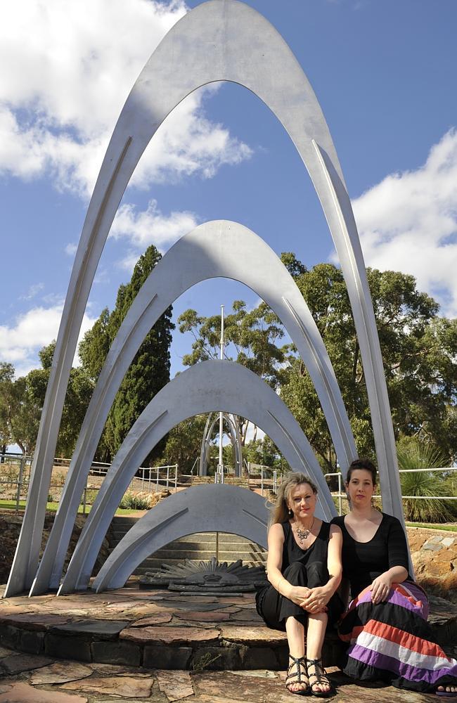 The Blackboy Hill training camp in Greenmount trained 32,000 men before they were sent off to WWI. Now, the Katharine Susannah Prichard Writer's Centre is working on the first comprehensive book about the camp's history. Blackboy Hill book convenor Valerie Everett and Shannon Coyle from Katherine Susannah Pritchard Writers Centre