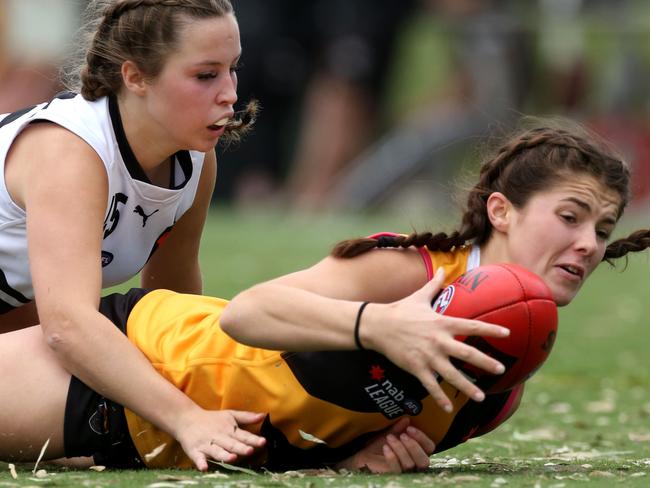 NAB League Girls: Dandenong Stingrays v Northern Knights.64 Grace Chapman with the ball for the Dandenong Stingrays.Picture : Stuart Milligan