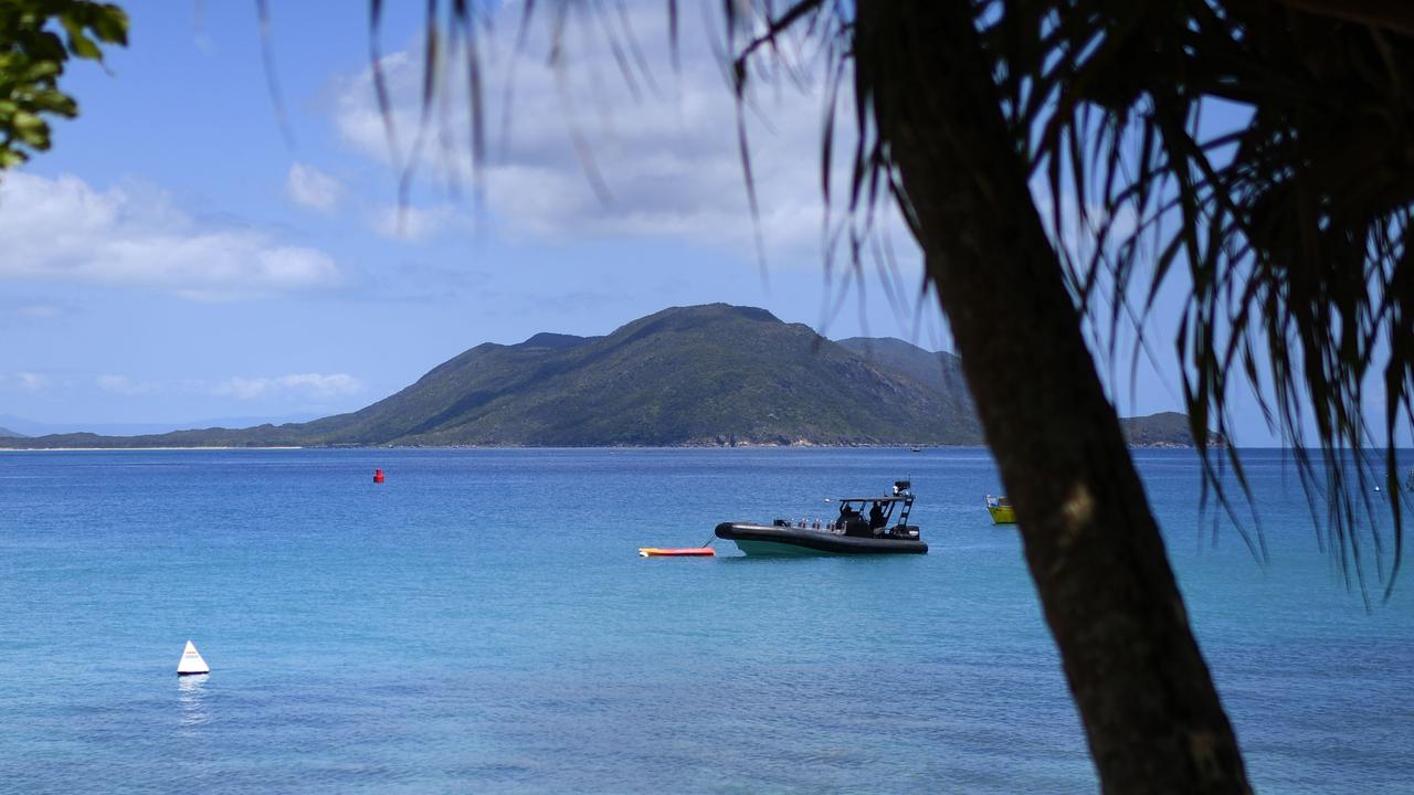 Cairns Death Urgent Police Investigation After Snorkeller Dies On The Great Barrier Reef 7645