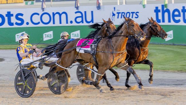 Frankie Ferocious (8), pictured winning at Melton Park in January, heads to Saturday’s Group 1 Rising Sun off an unexpected first-up flop. Picture: Trainer: Stuart McCormick