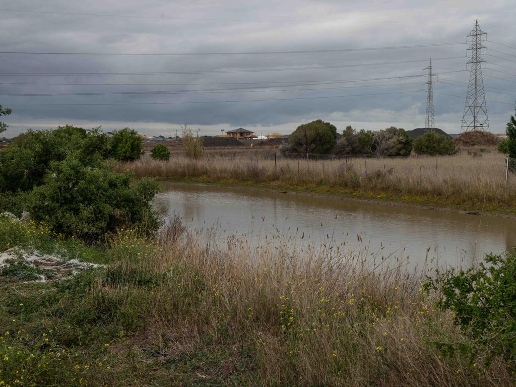 Luka Huddle, 2, dead in dam tragedy at Lara near Geelong | Herald Sun