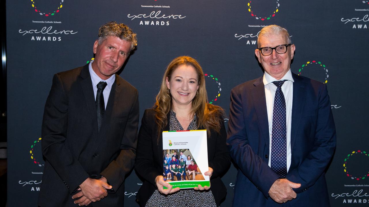 Award recipient Kellie Pritchard (centre) with Bill Thomson and Dr Pat Coughlan.