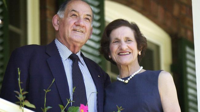 Sir Nicholas Shehadie with wife Dame Marie Bashir in 2000. Picture:  Mark Williams