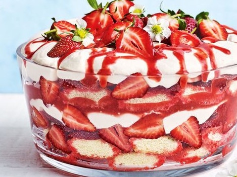 No-cook strawberry cheesecake trifle.