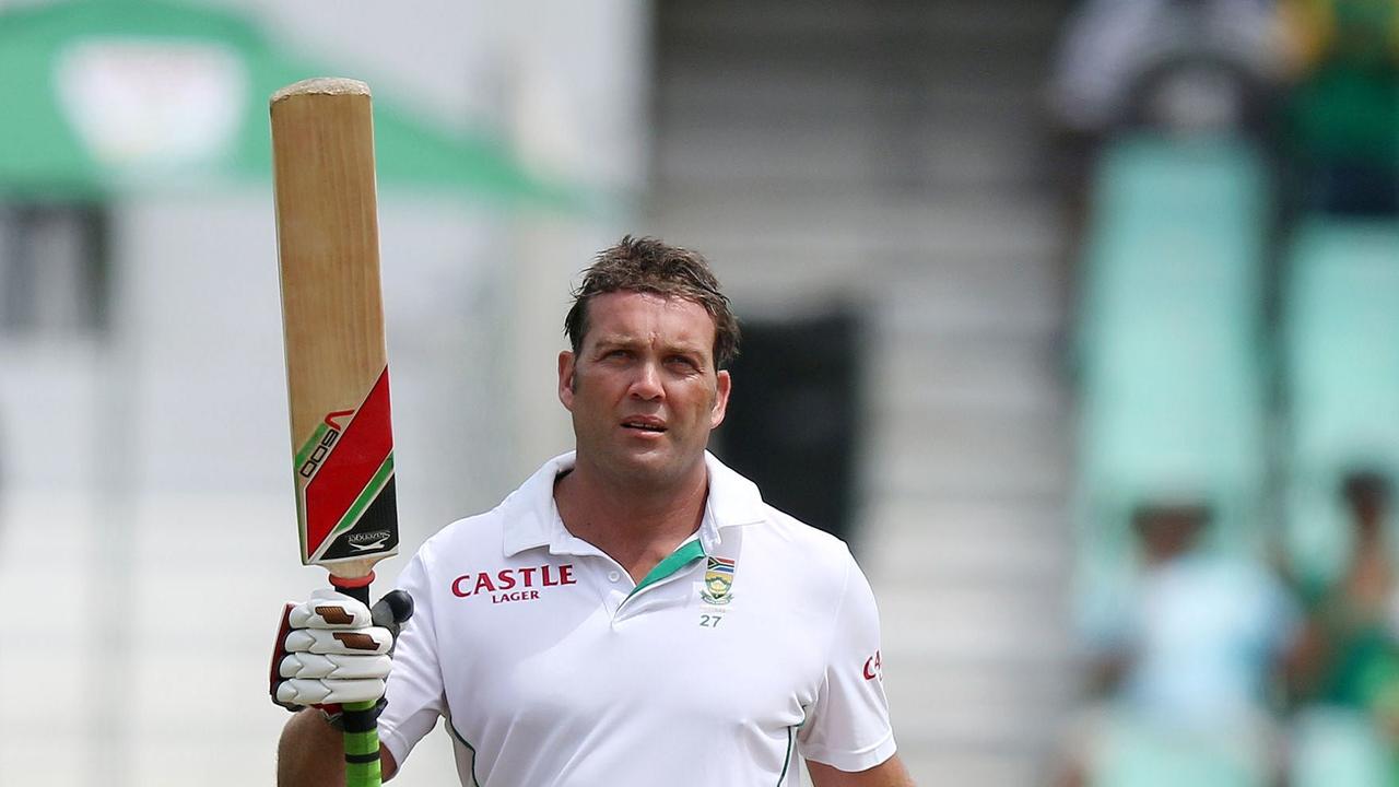 Gilchrist’s comments come after Ricky Ponting said without a doubt South African Jacques Kallis is the best player to have picked up a cricket bat. AFP PHOTO / ANESH DEBIKY