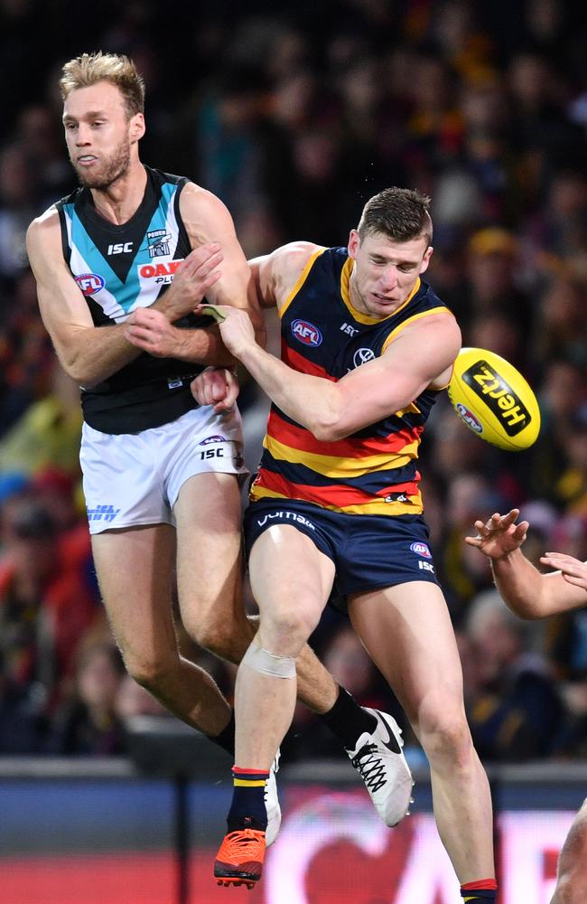 Jack Hombsch clashes with Josh Jenkins in the Showdown. Picture: David Mariuz (AAP).