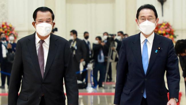 Cambodia's Prime Minister Hun Sen, left, and Japan's Prime Minister Fumio Kishida during a welcome ceremony at the Peace Palace in Phnom Penh. Picture: AFP/Cambodia’s Government Cabinet/Saoyorn Udom