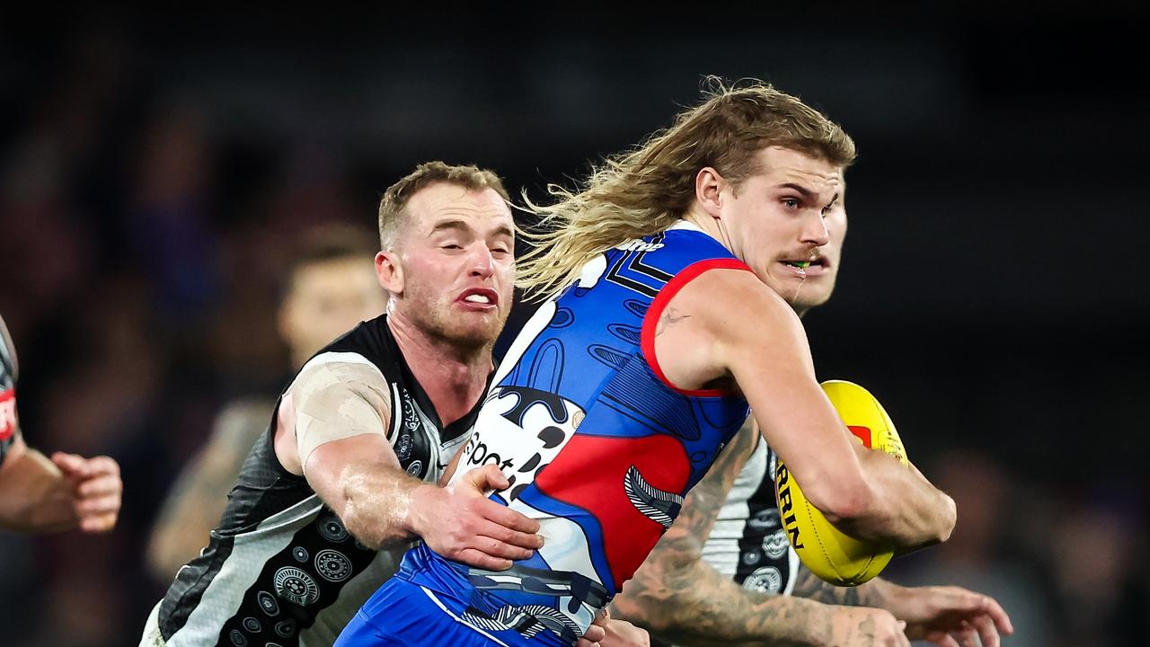 Bailey Smith will play this week against Essendon after recovering from the flu. Picture: Dylan Burns / Getty Images