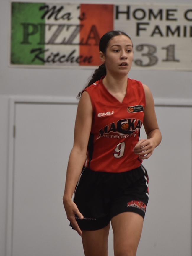 Cheyenne Bobongie for the Mackay Meteorettes U14 girls team against Cairns in the division one State Championship grand final. Picture: Matthew Forrest