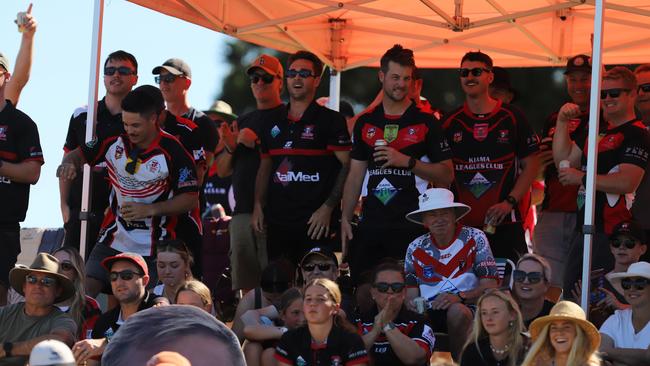 Kiama supporters cheer on. Picture: Steve Montgomery Sports Photography