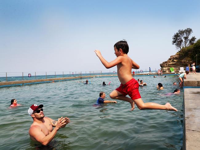 Labor plans to upgrade the The Entrance ocean baths facilities. Picture: Sue Graham)