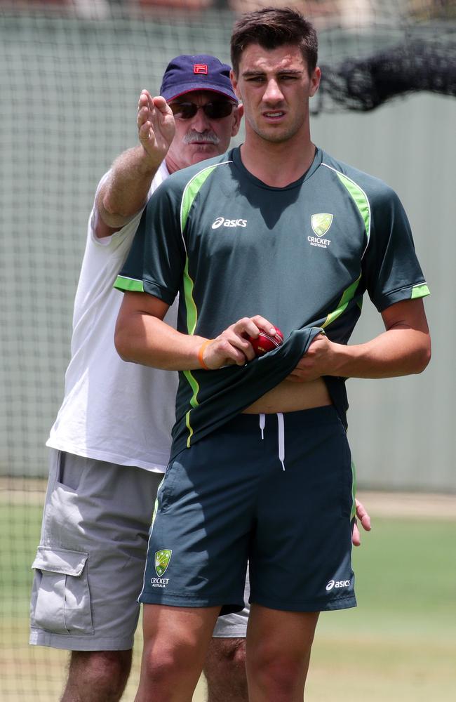 Lillee working with Mitchell Starc.