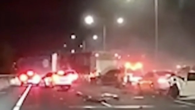 Dashcam Captured Horrifying Truck Crash On Melbournes Monash Freeway Gold Coast Bulletin 4869