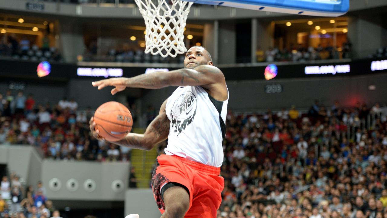 LeBron James dunks at Nike Rise show in the Philippines news.au — Australias leading news site picture