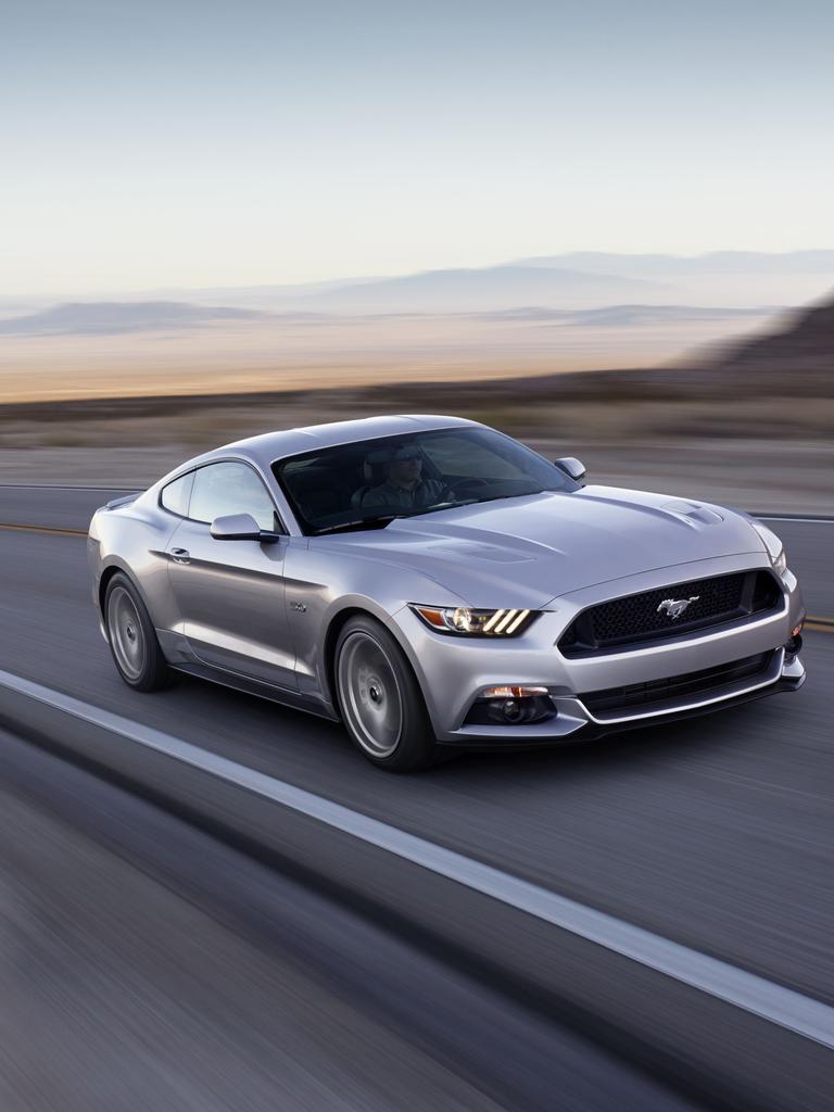 Ford Mustang Fastback 2016.