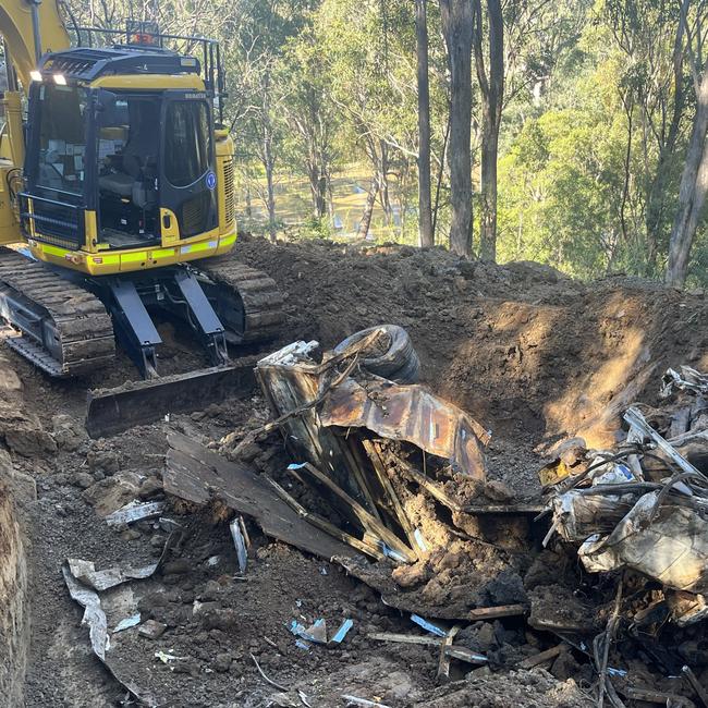 Police at the scene of a Menangle property where a truck was located in the search for missing Brazilian diver Jhoni Fernandes Da Silva. Picture: NSW Police