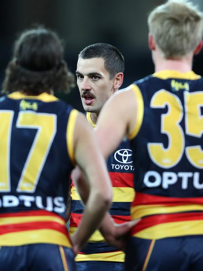 Taylor Walker addressing his Crows teammates this season. Picture: Sarah Reed