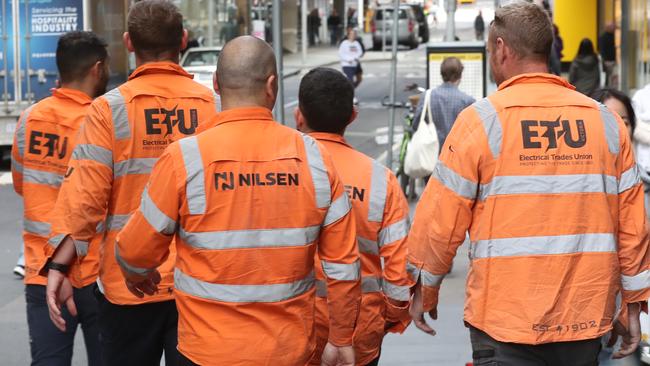 MELBOURNE, AUSTRALIA - NewsWire Photos, APRIL 13, 2024. Generic worker images. Construction workers in Melbourne CBD.  Picture: NCA NewsWire / David Crosling