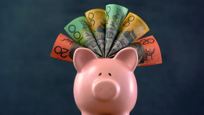 A Queensland Future Fund to pay down debt will be seeded with $5 billion from the state’s defined benefits superannuation fund.