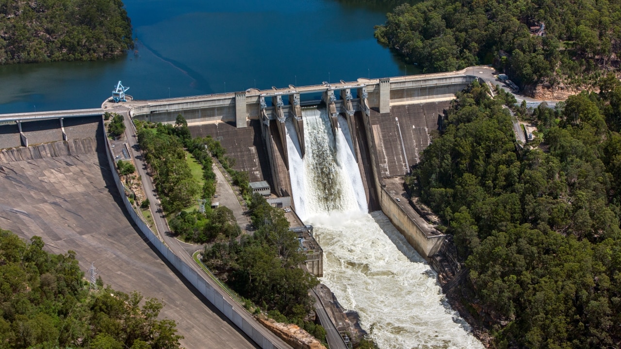 Warragamba Dam tipped to spill over, flood warnings issues as wild ...