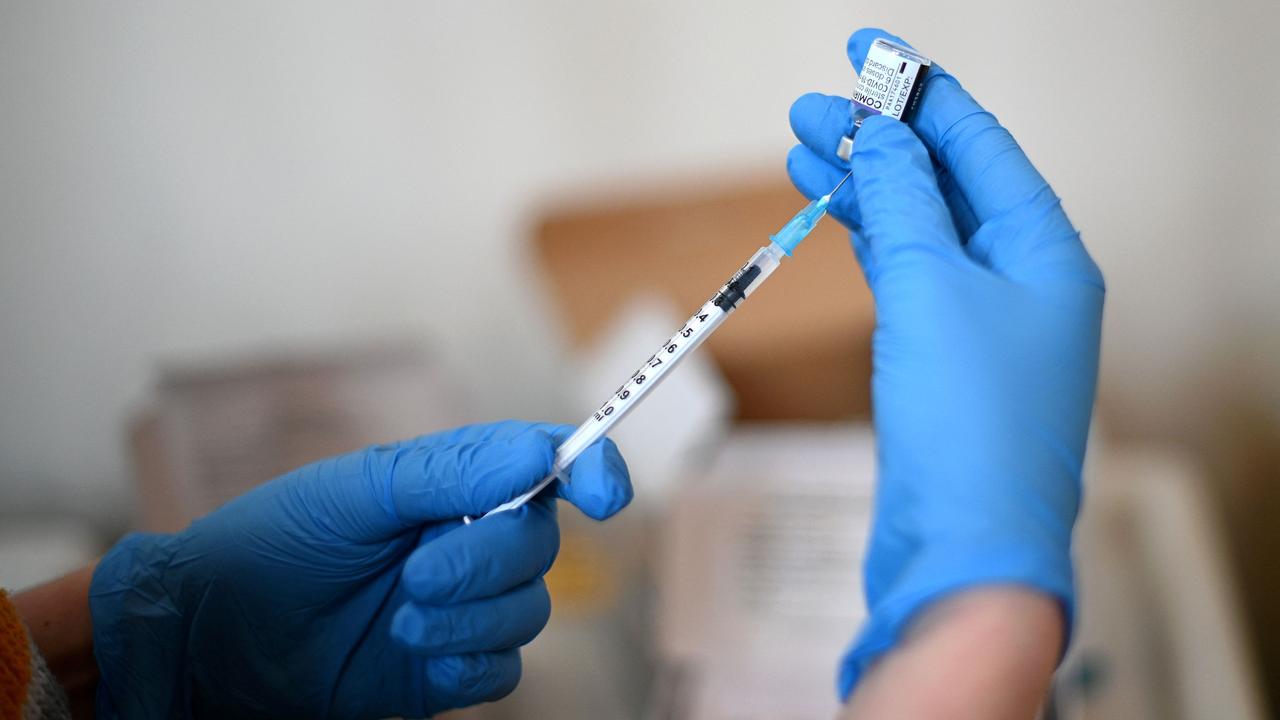 In Australia, people who’ve had their second vaccine dose over six months ago are being encouraged to get a booster shot of the vaccine. Picture: Daniel Leal/ AFP.