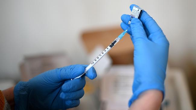 In Australia, people who’ve had their second vaccine dose over six months ago are being encouraged to get a booster shot of the vaccine. Picture: Daniel Leal/ AFP.