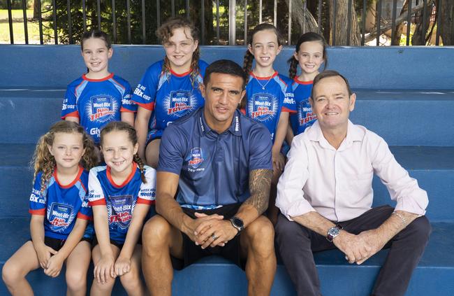 Tim Cahill and Camden Mayor Peter Sidgreaves with the Sanitarium Weet-Bix Kids TRYathlon ambassadors. Picture: Matthew Vasilescu