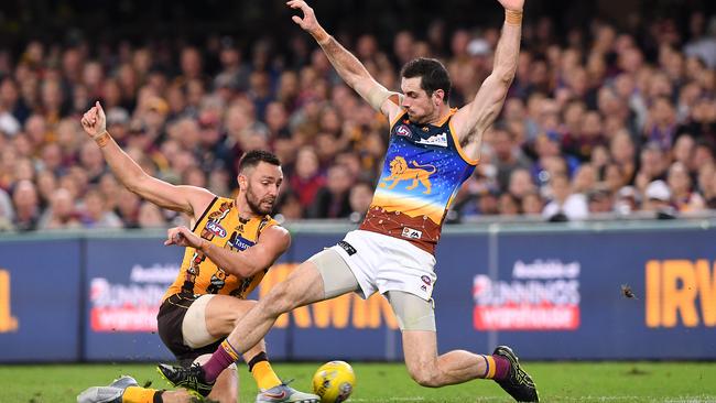 Jack Gunston and Darcy Gardiner added some grace to the contest. Pic: AAP