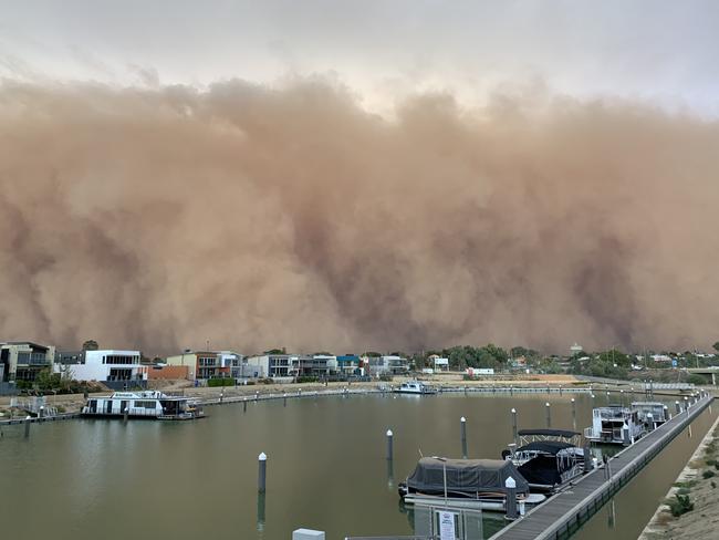 Mildura blanketed in dust. Picture: Glenn Milne